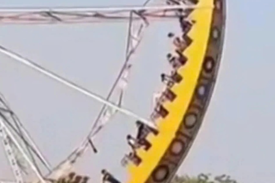 Ấn Độ: Chơi trò cảm giác mạnh ở hội chợ, 14 học sinh gặp nạn