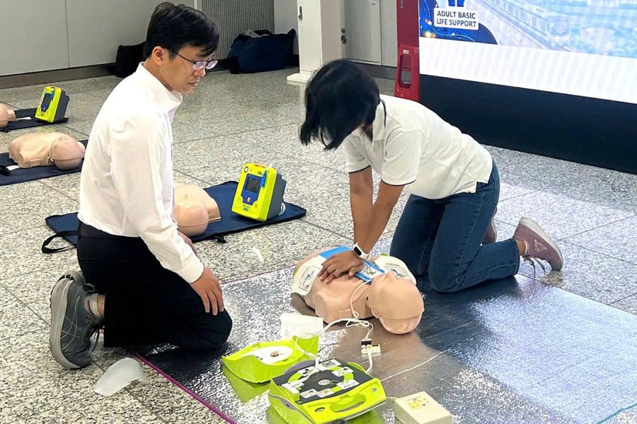 Cách xử trí nhanh cứu sống người bị ngưng tim