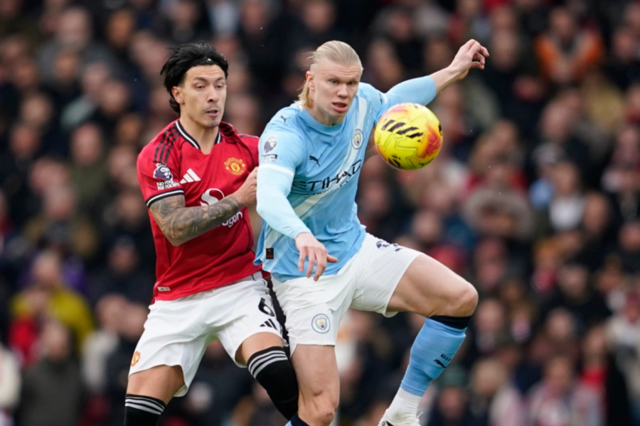 Scholes tiếp tục chế giễu trung vệ Man Utd