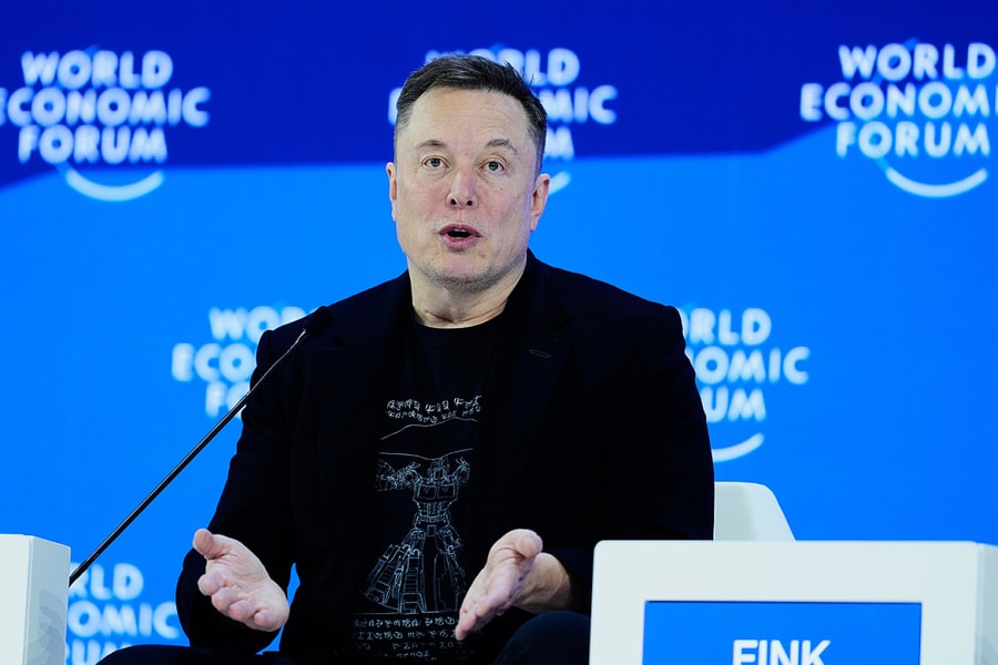 Elon Musk: 'Robot sẽ đông hơn con người'