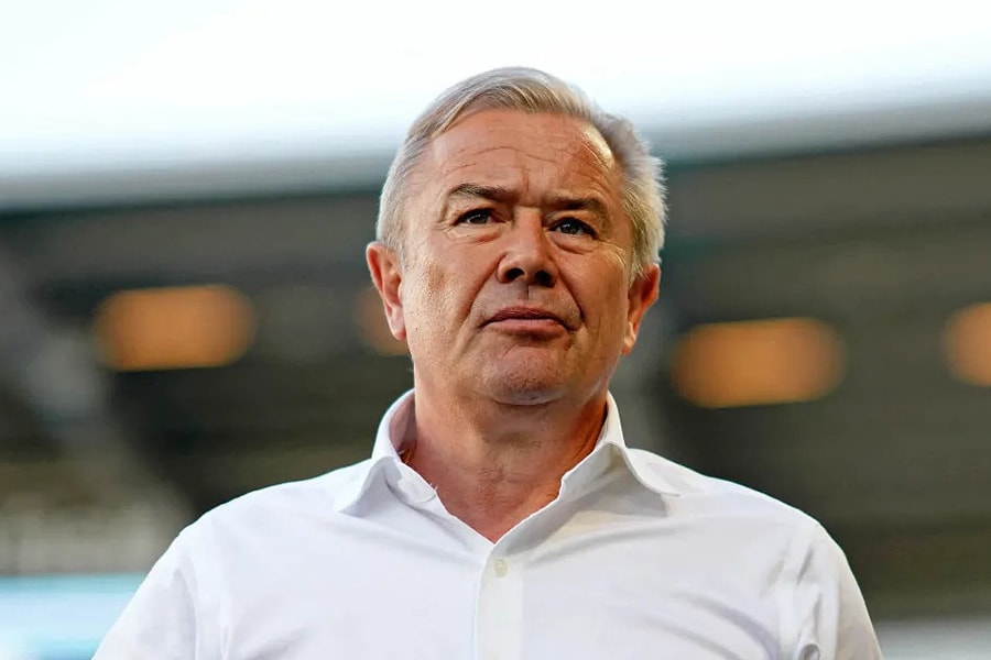 Cựu cầu thủ Anh bị bắt cóc khi sập bẫy lừa tuyển huấn luyện viên