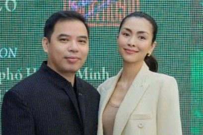 Tăng Thanh Hà gây chú ý khi dự lễ ra mắt sách