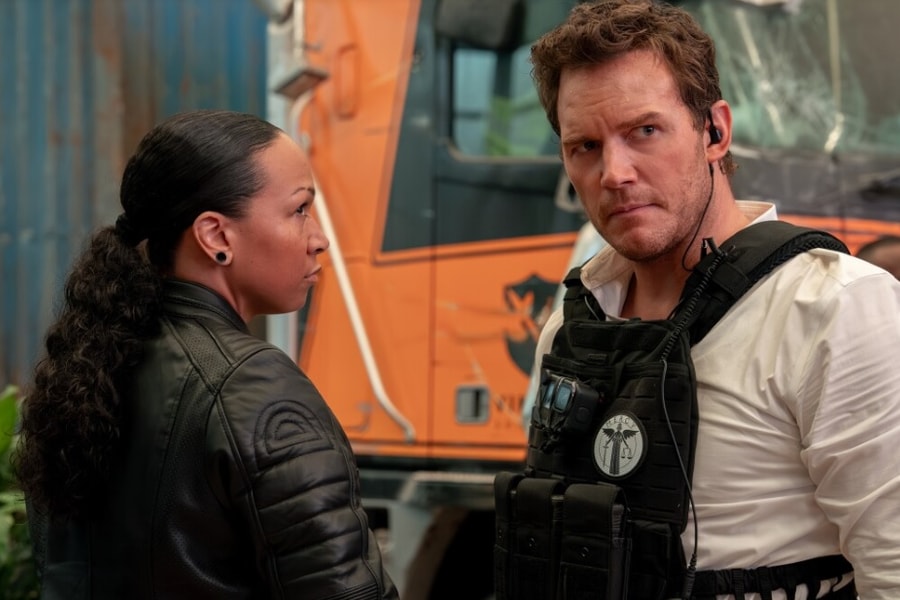 Câu chuyện điện ảnh: 'Mercy' soán ngôi phòng vé Bắc Mỹ