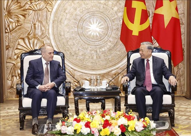 Tổng Bí thư Tô Lâm tiếp Đoàn đại biểu Đảng Azerbaijan Mới