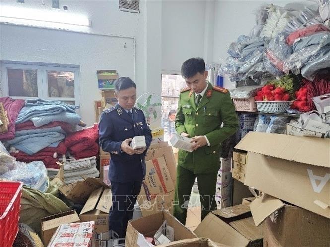 Tăng kiểm soát thị trường, hỗ trợ người dân tiêu thụ hàng hóa Tết