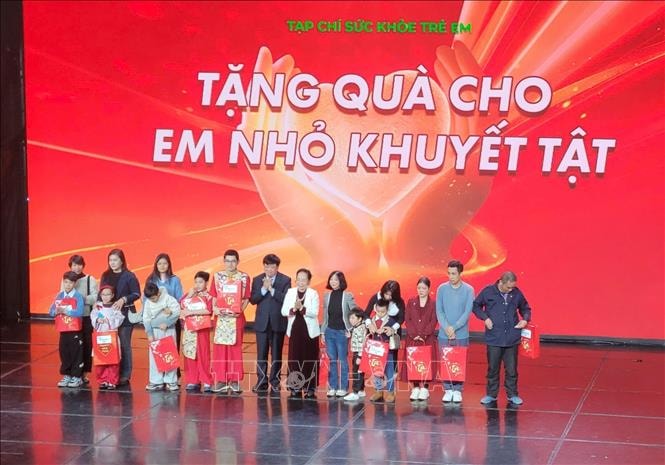 Tôn vinh những tấm lòng nhân ái vì trẻ em khuyết tật