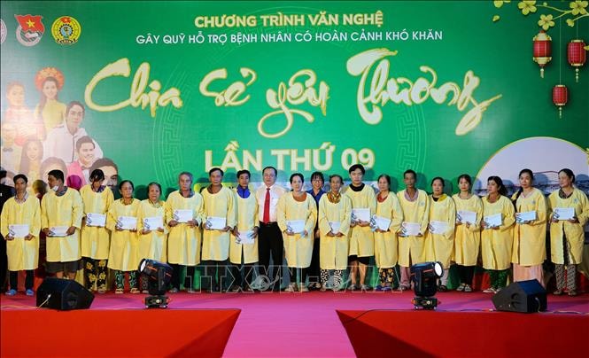 Hành trình 'Chia sẻ yêu thương' với bệnh nhân nghèo
