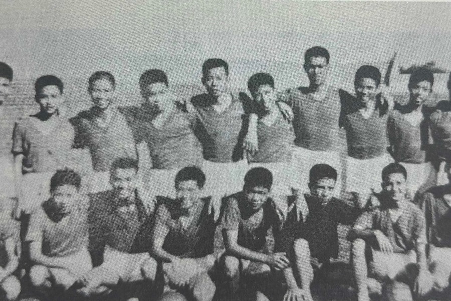 'Bóng đá Việt Nam' (kỳ 1): Huấn luyện cầu thủ trong thời chiến