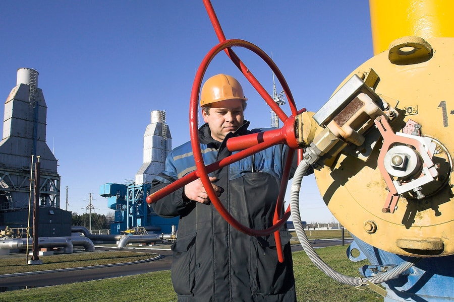 EU thông qua lệnh cấm hoàn toàn khí đốt Nga