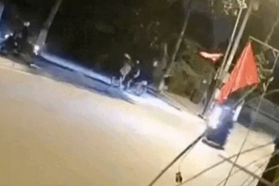 Nhóm người chặn đường, chém gục nam thanh niên