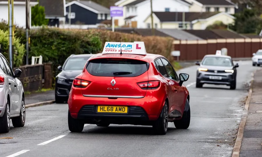 Tỷ lệ gian lận khi thi bằng lái ở Anh tăng mạnh