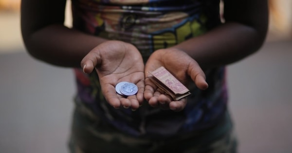 Người phụ nữ ăn xin kiếm được 71 triệu trong 6 tuần, sở hữu nhiều đất đai