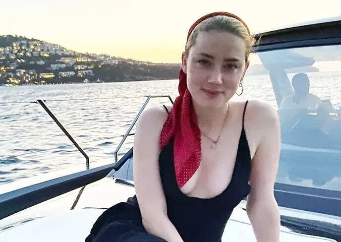 Amber Heard nhắc đến vụ kiện với Johnny Depp