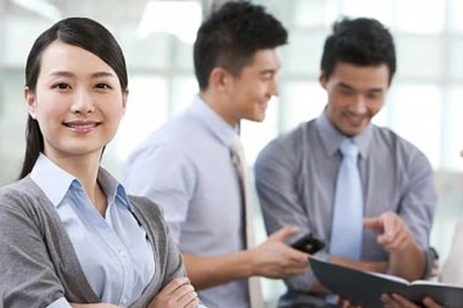 Đang trăn trở việc mua quà Tết, hành động của sếp khiến tôi rơi nước mắt