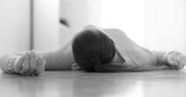 Người phụ nữ 64 tuổi tử vong vì ăn quả lựu theo cách "khác thường"