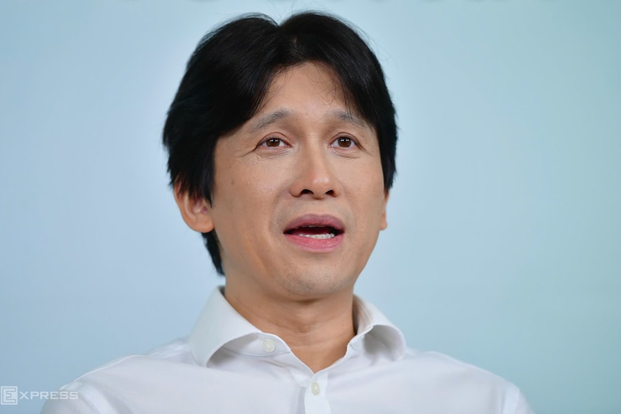 'Đừng tự mua cổ phiếu nếu không thể dành 2 tiếng mỗi ngày nghiên cứu'