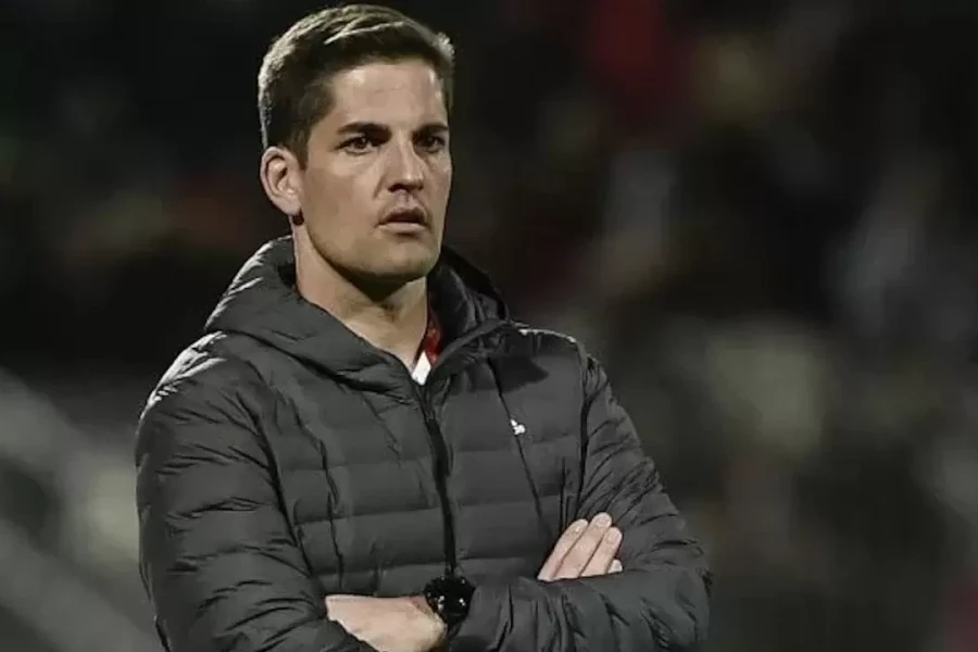 Cựu HLV tuyển Tây Ban Nha bị tố lạm dụng ChatGPT