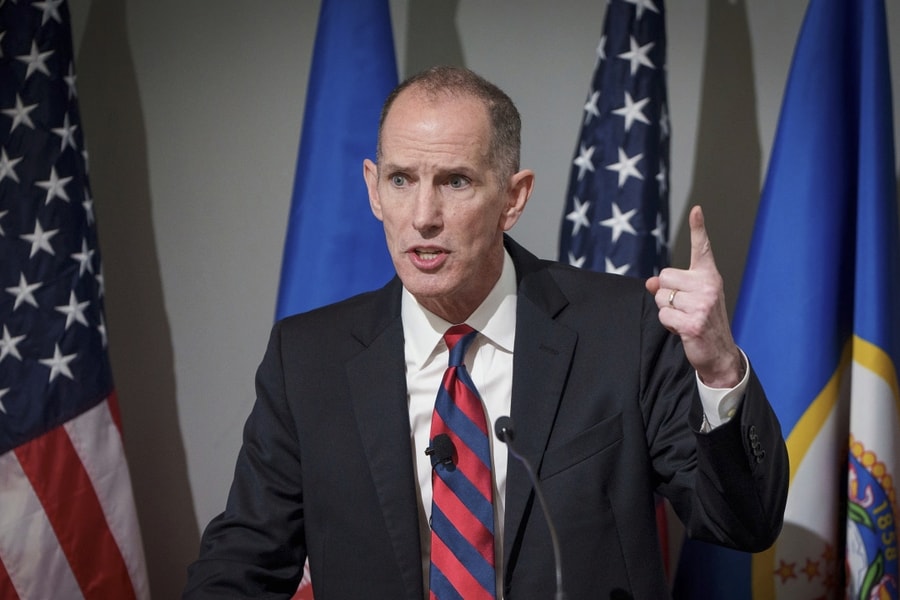 Ứng viên Cộng hòa từ bỏ tranh cử thống đốc Minnesota vì chiến dịch của ICE