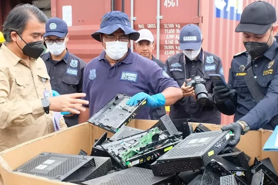 Indonesia trả rác điện tử về Mỹ