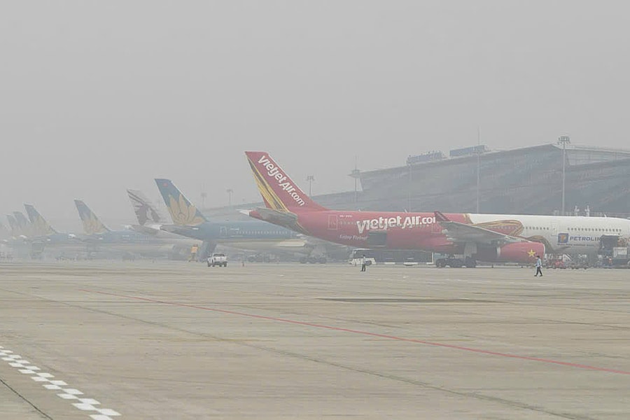 Sương mù dày đặc, nhiều chuyến bay không thể hạ cánh Nội Bài