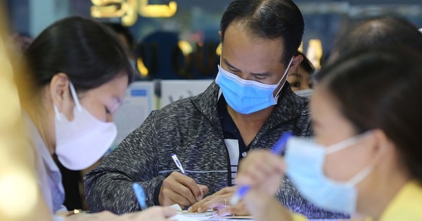 Sáng 27-1, giá vàng miếng SJC, vàng nhẫn neo ở vùng đỉnh