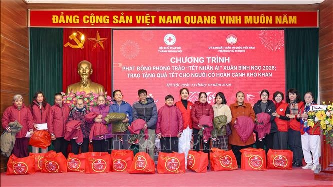 Sắc xanh tình nguyện mang Tết ấm đến mọi miền