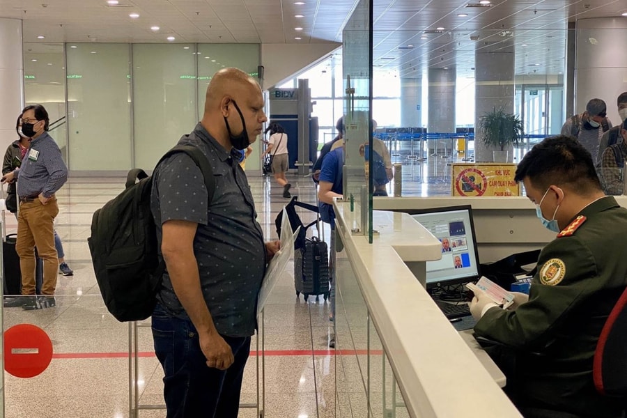 Triển khai miễn thị thực có thời hạn cho người nước ngoài thuộc diện đặc biệt cần ưu đãi