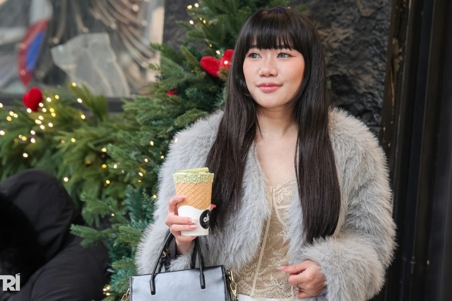 Uống cà phê xong… ăn luôn cả cốc: Trào lưu lạ hút khách ở Hà Nội