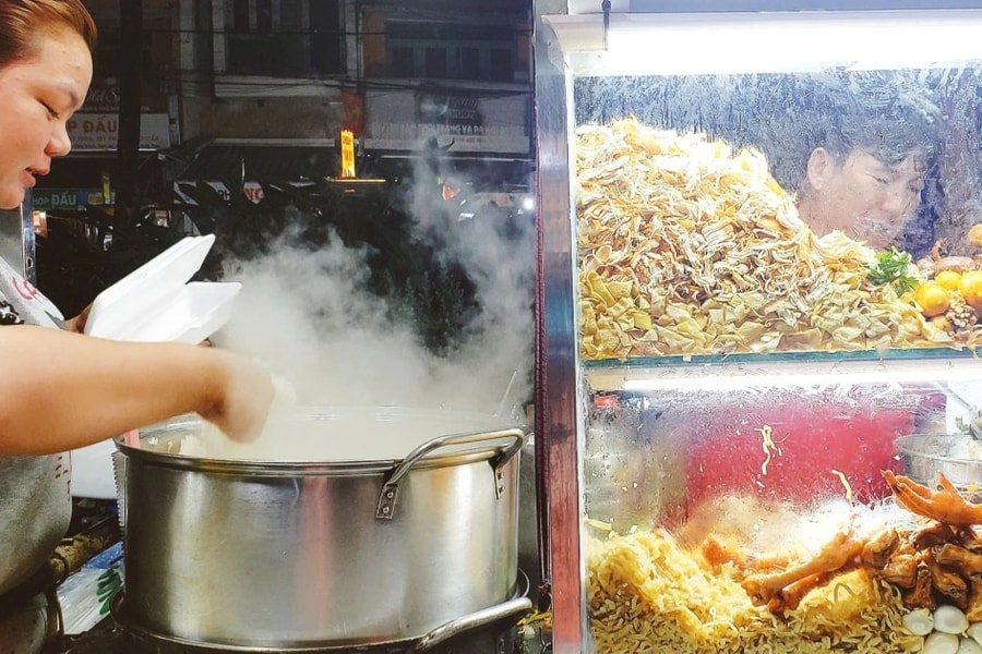 Cầm 100.000 đồng có thể ăn gì khi đến chợ đêm ở bến Ninh Kiều?