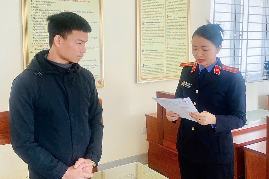 Nhân viên lễ tân massage môi giới mại dâm