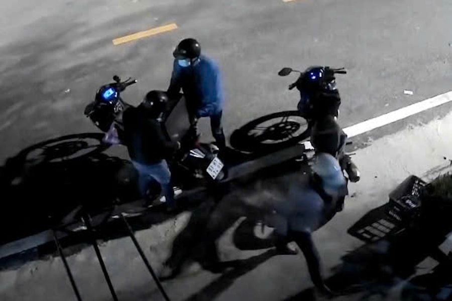 Camera ghi cảnh nhóm trộm đột nhập trộm két có vàng