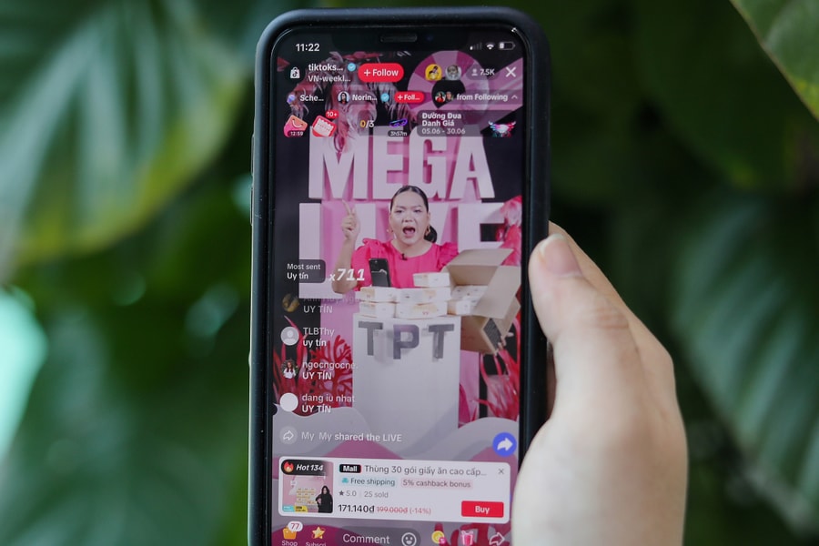 Ban Bí thư chỉ đạo xác thực danh tính người dùng mạng xã hội