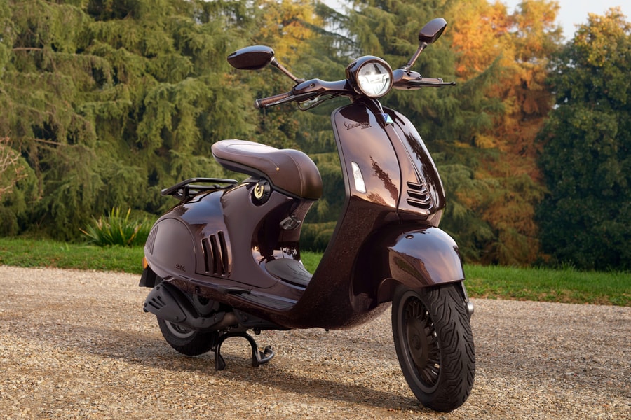 Vespa 946 phiên bản Bính Ngọ về Việt Nam tháng 2