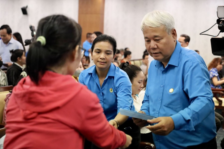 TP Hồ Chí Minh: Người lao động trong KCN-KCX nhận thưởng Tết tối thiểu 1 tháng lương