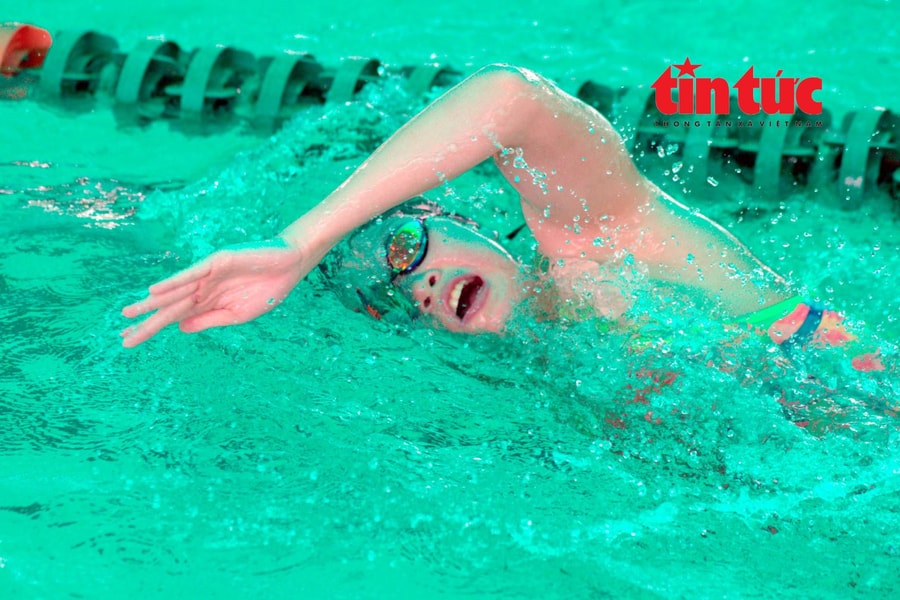 Kình ngư Nguyễn Khả Nhi - tài năng trẻ của bơi lội TP Hồ Chí Minh