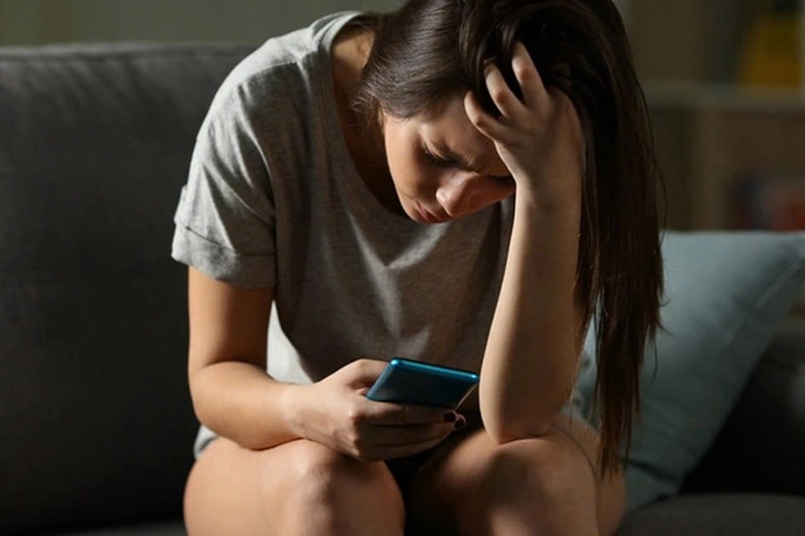 Vợ mang bầu 7 tháng, chồng lại thích tâm sự với đồng nghiệp nữ lúc nửa đêm