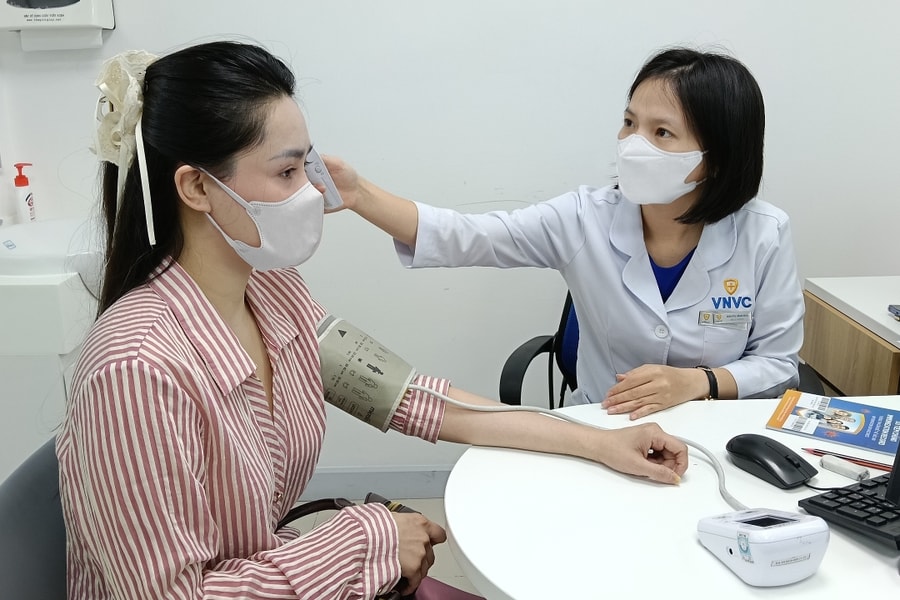 Có nên tiêm ngừa thủy đậu trước mang thai?