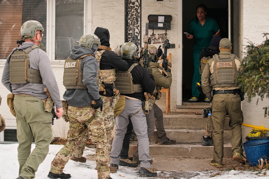 Đặc vụ liên bang 'đến tận nhà cảnh cáo' người phản đối ICE