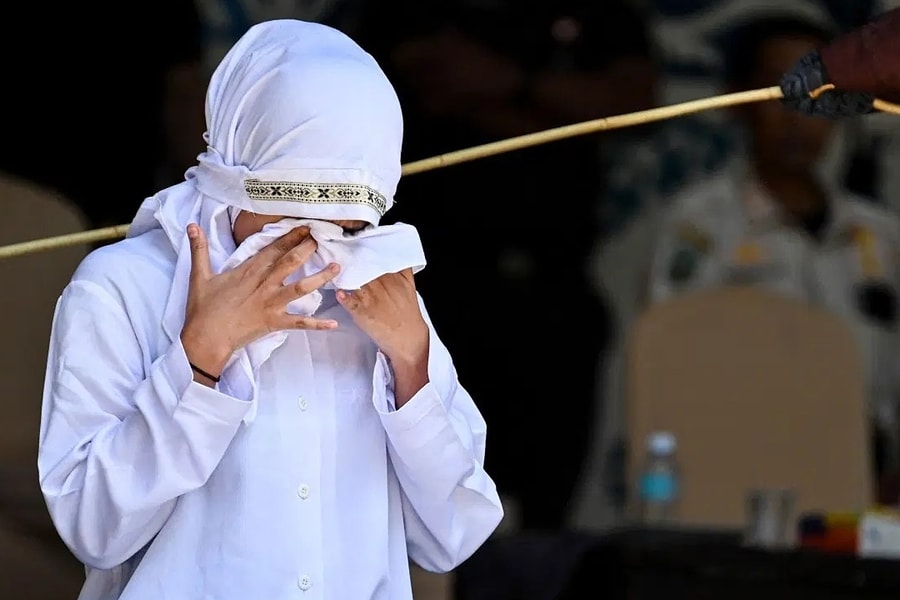 Bị phạt 140 roi vì quan hệ tình dục ngoài hôn nhân, uống rượu