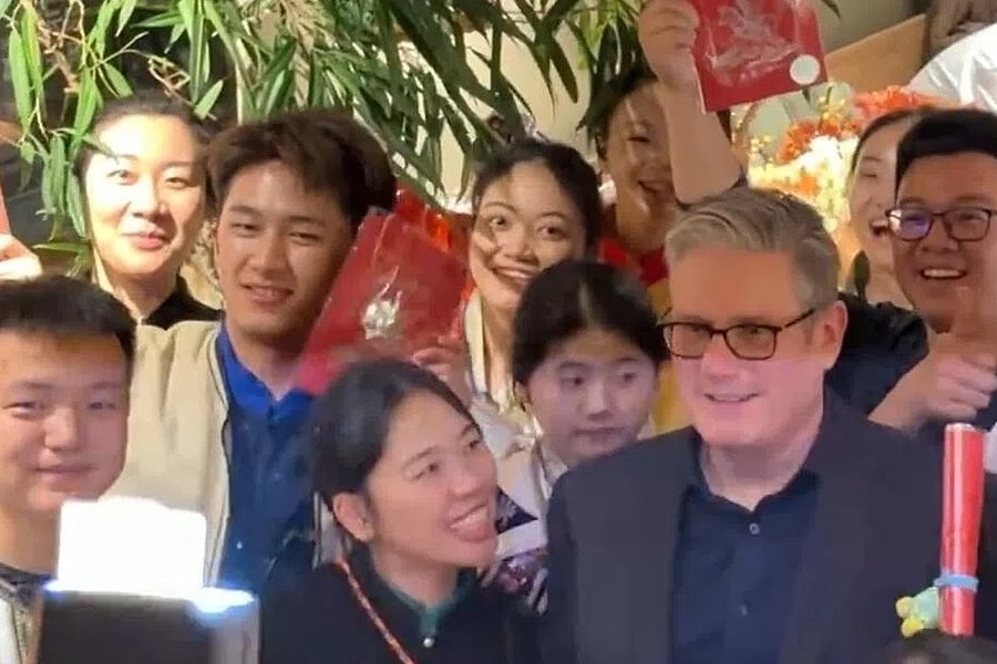 Thủ tướng Anh thưởng thức vị Tết sớm tại nhà hàng ở Trung Quốc