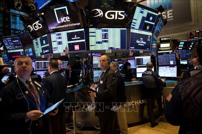 Chứng khoán Mỹ: Meta bứt phá, Microsoft lao dốc trước bài toán lợi nhuận AI