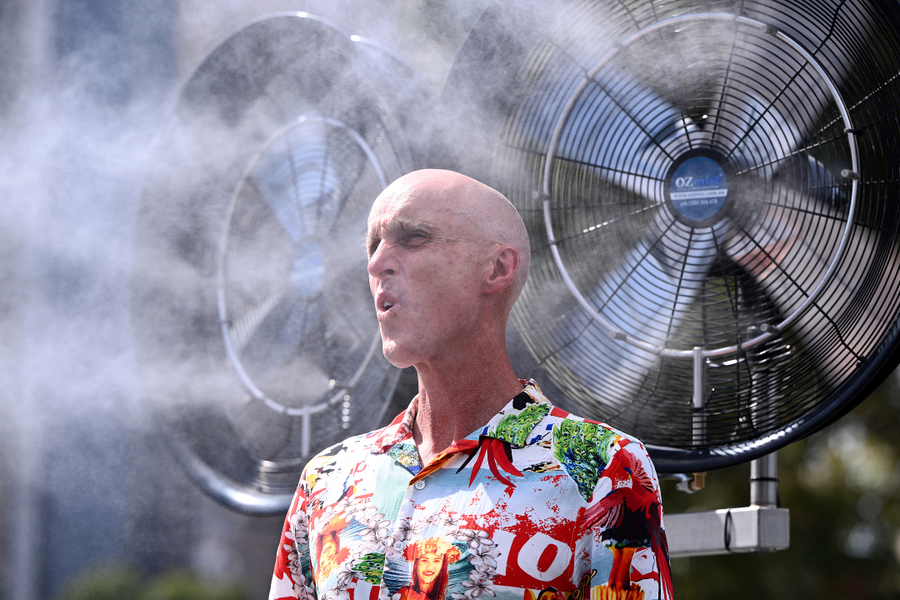 Người Australia chật vật xoay xở giữa sóng nhiệt gần 50ºC