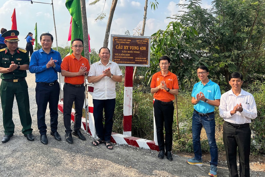 Khánh thành, khởi công loạt cầu Hy Vọng ở miền Tây