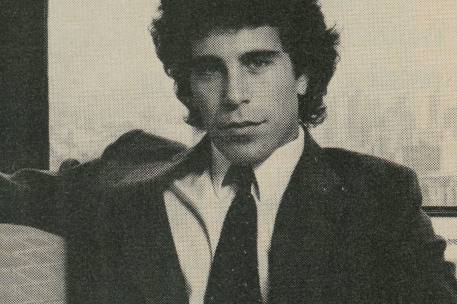 Tỷ phú ấu dâm Jeffrey Epstein gian dối, luồn lách vào giới tinh hoa Mỹ thế nào?