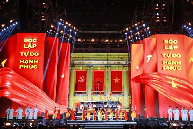 Hòa nhạc Ánh sáng lan tỏa thông điệp về năm mới tốt đẹp và tràn đầy niềm tin