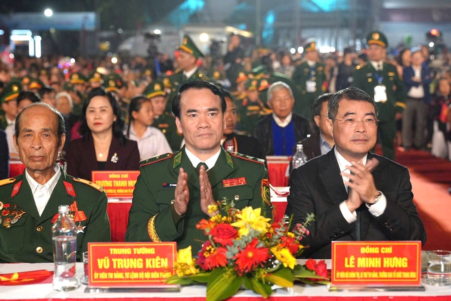 Đặc sắc chương trình chính luận nghệ thuật ‘Xuân Biên phòng ấm lòng dân bản’