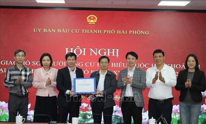 Hải Phòng: Bàn giao hồ sơ người ứng cử đại biểu Quốc hội khóa XVI và đại biểu HĐND thành phố
