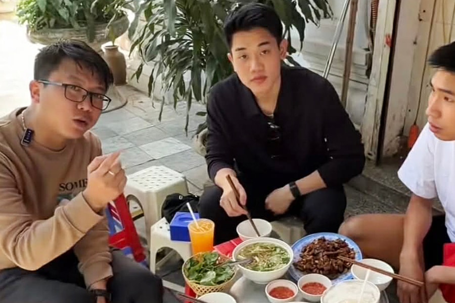 Quán ngan cháy tỏi phố cổ được các cầu thủ U23 yêu thích