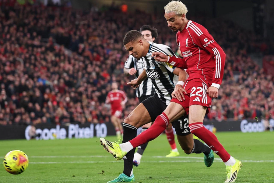 Ekitike được so sánh với Fernando Torres