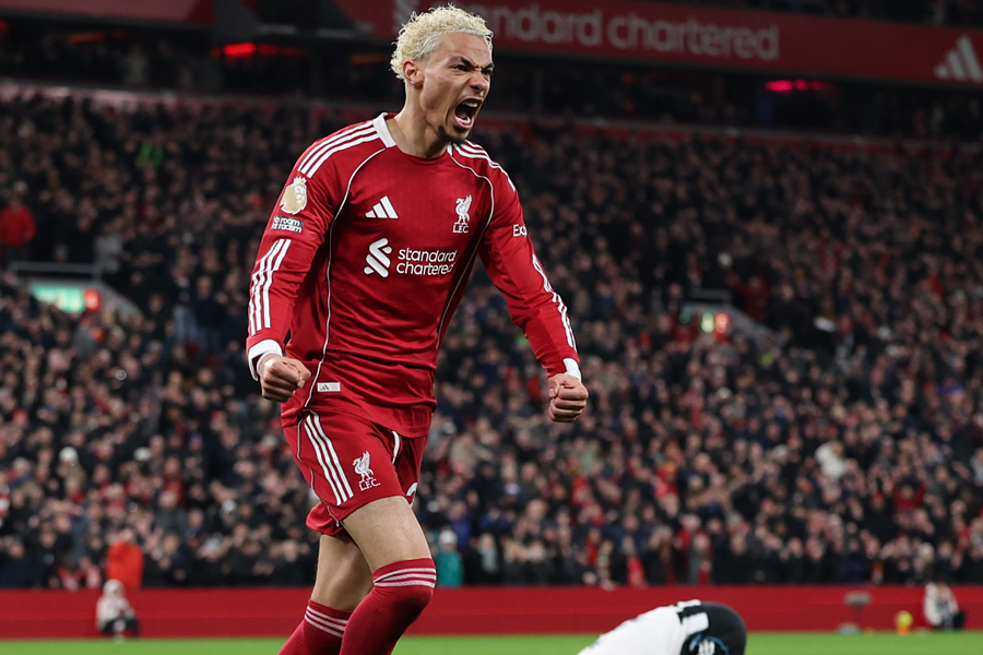 Liverpool đè bẹp Newcastle